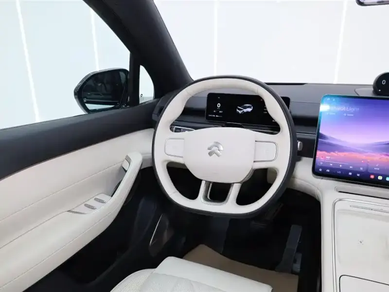 NIO ES6