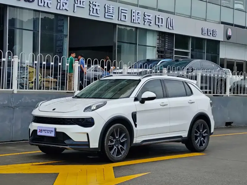 Lynk & Co 01
