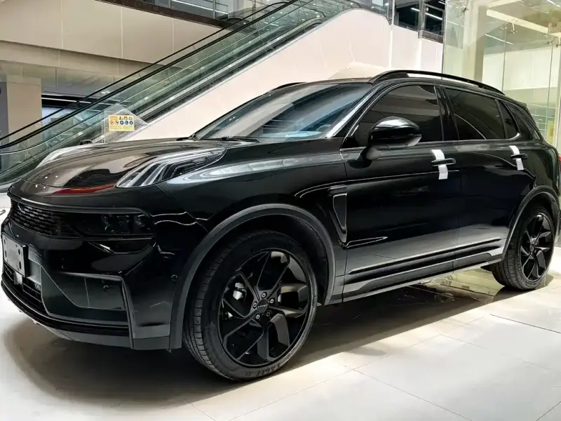 Lynk & Co 01