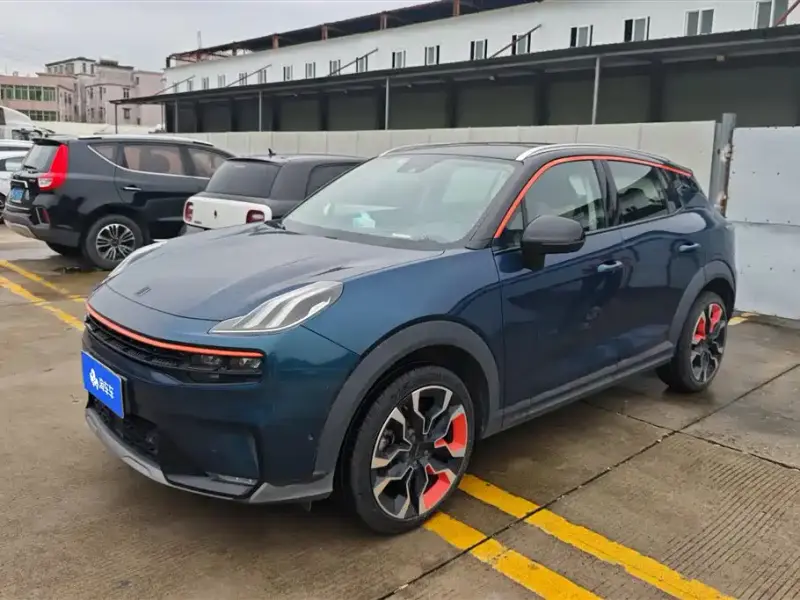 Lynk & Co 06