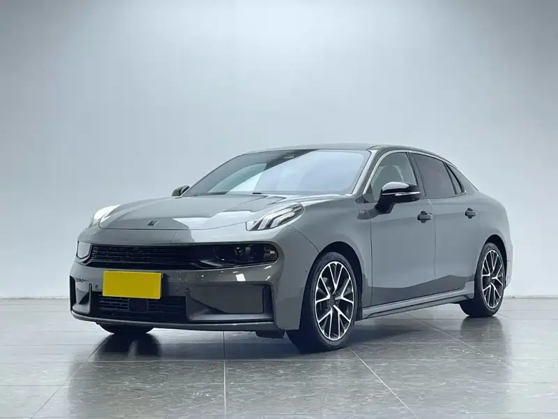 Lynk & Co 03