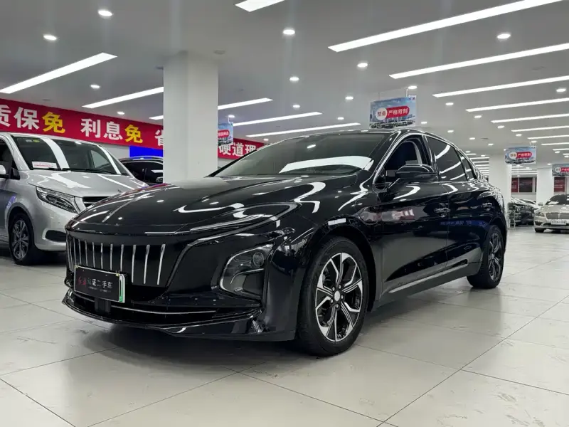 Hongqi E-QM5