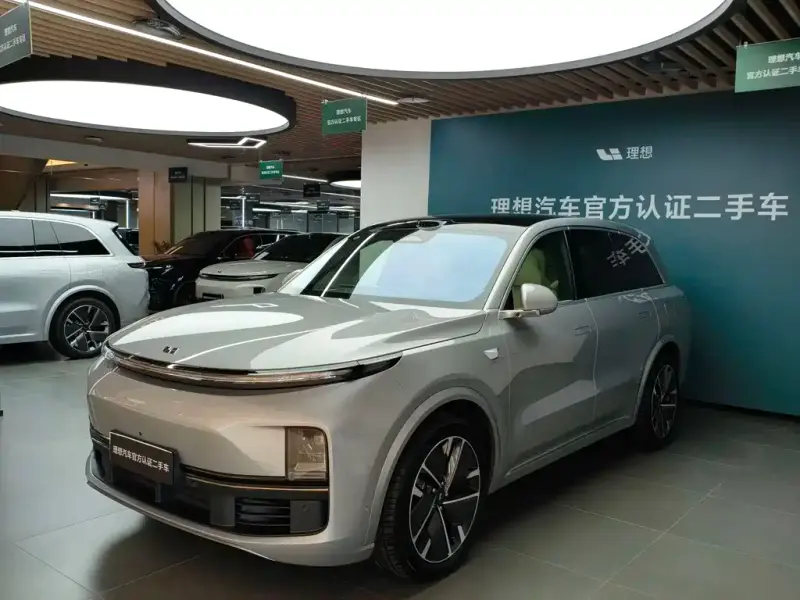 Li Auto L8