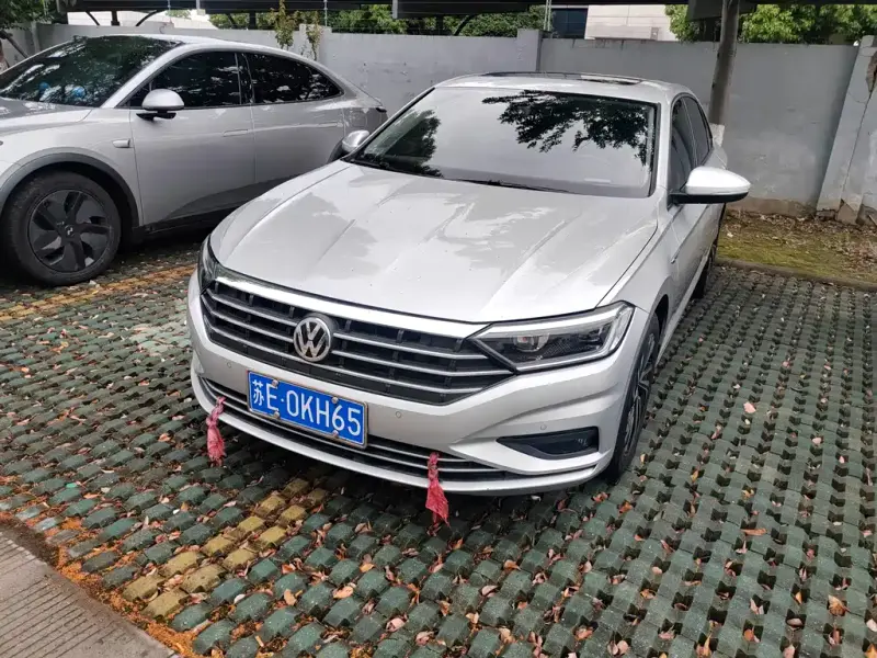 Volkswagen Sagitar