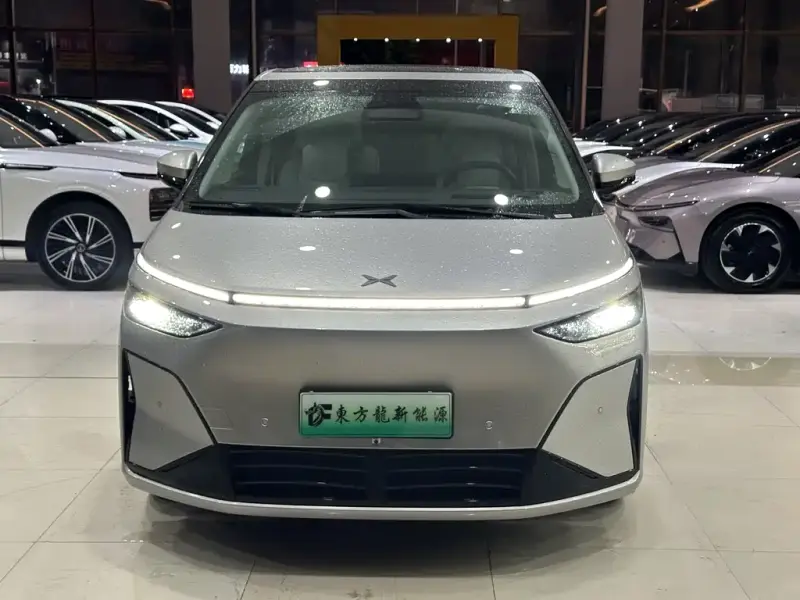XPeng X9