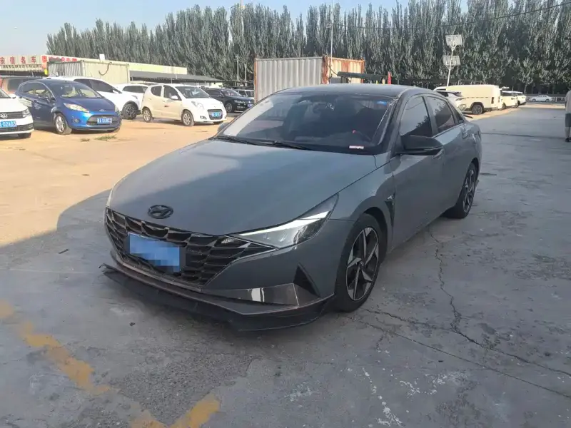 Hyundai Elantra