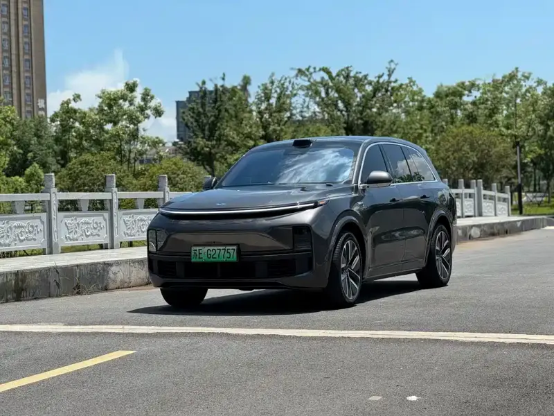 Li Auto L8