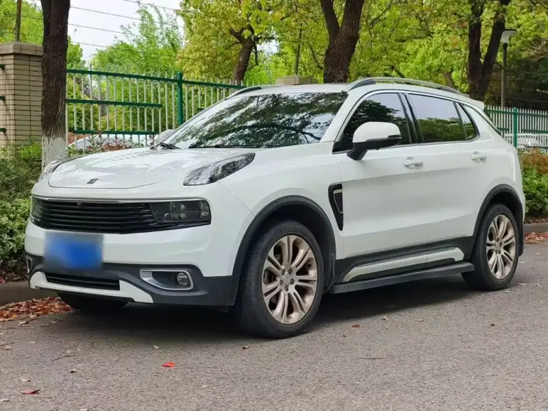 Lynk & Co 01