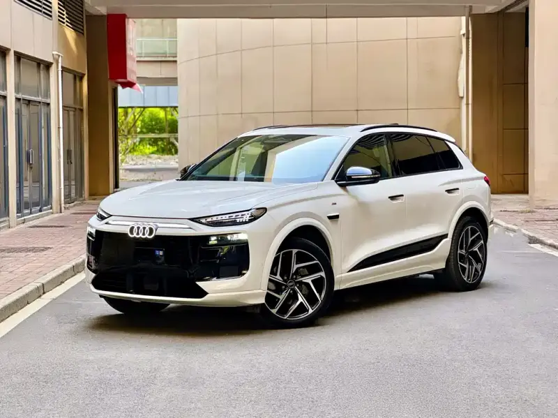 Audi Q6L e-tron