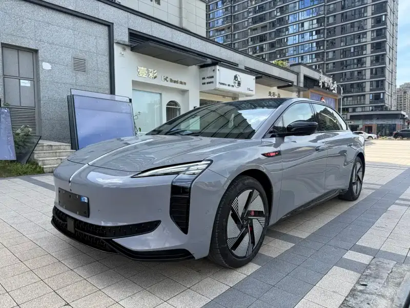 Hongqi EH7