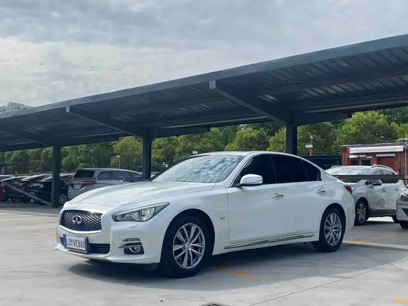 Infiniti Q50L
