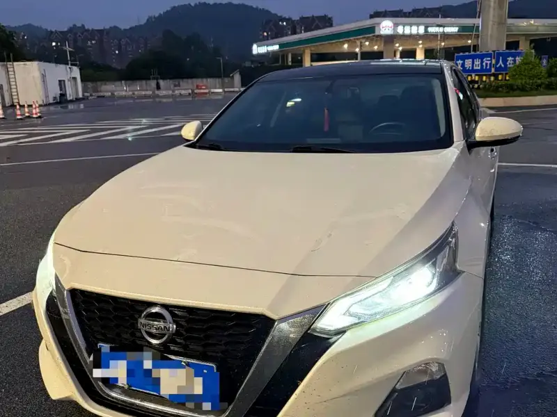 Nissan Teana