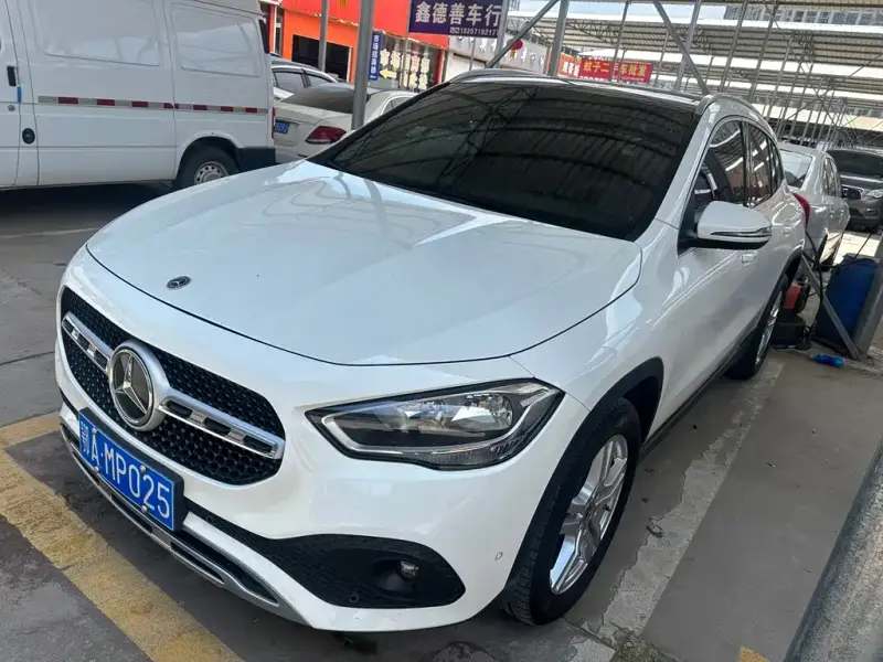 Mercedes-Benz GLA