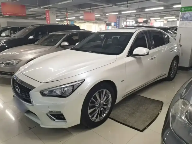 Infiniti Q50L