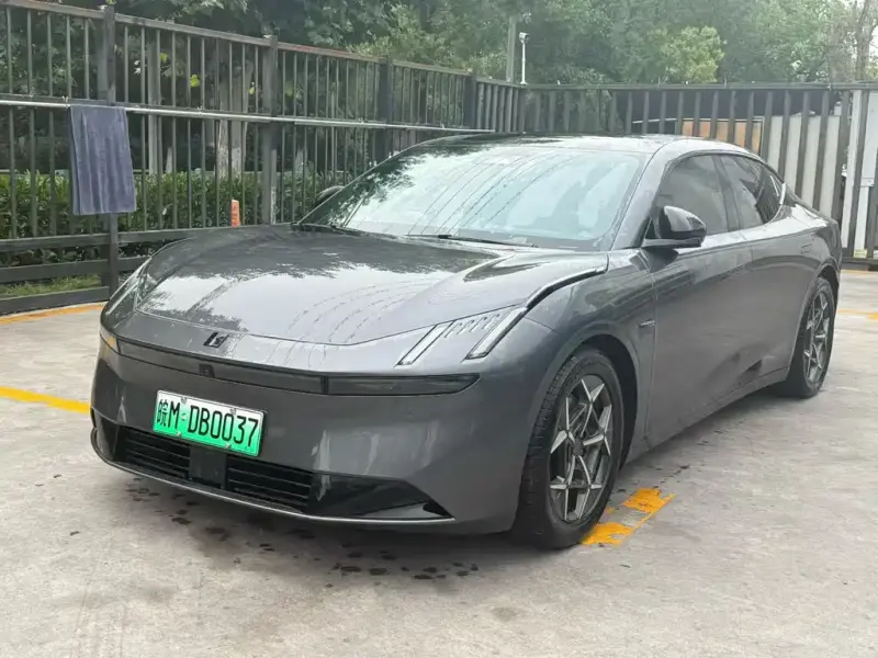 Lynk & Co Z10