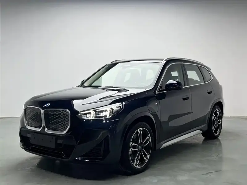 BMW iX1