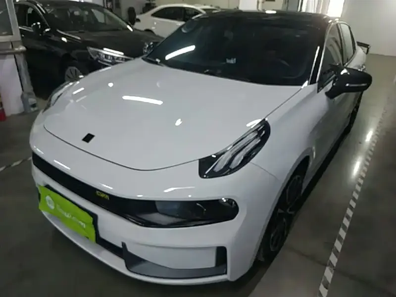 Lynk & Co 03