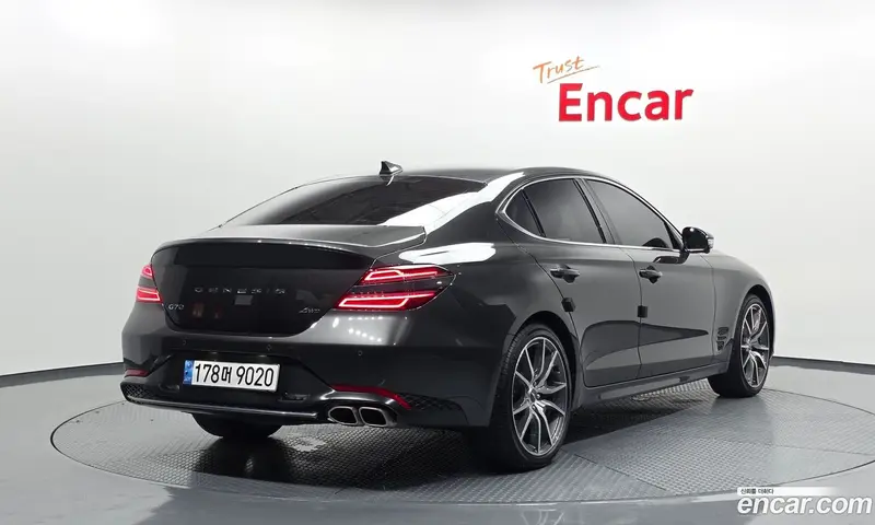 Genesis G70