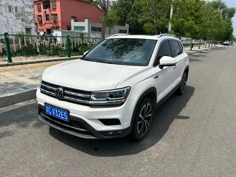Volkswagen Tharu