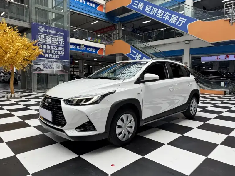 Toyota Yaris L
