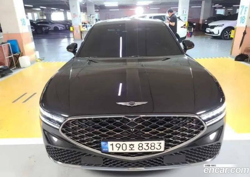 Genesis G90