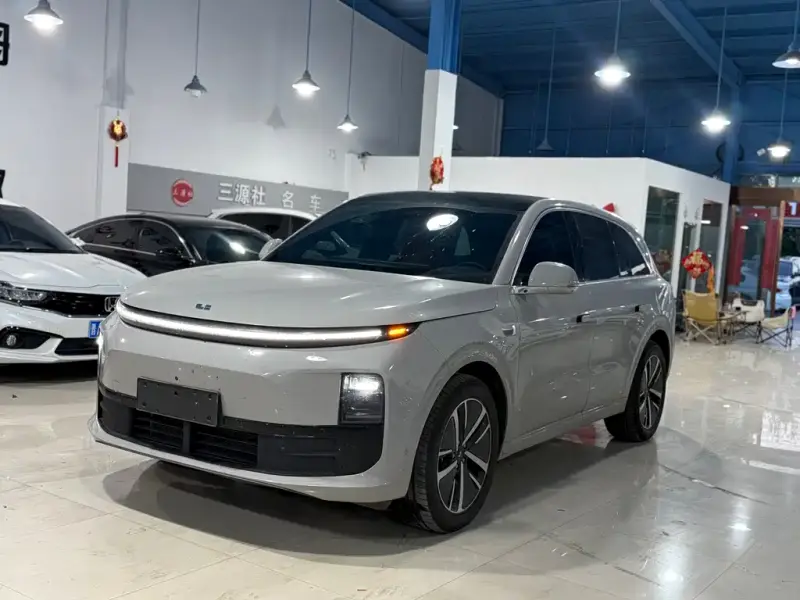 Li Auto L6