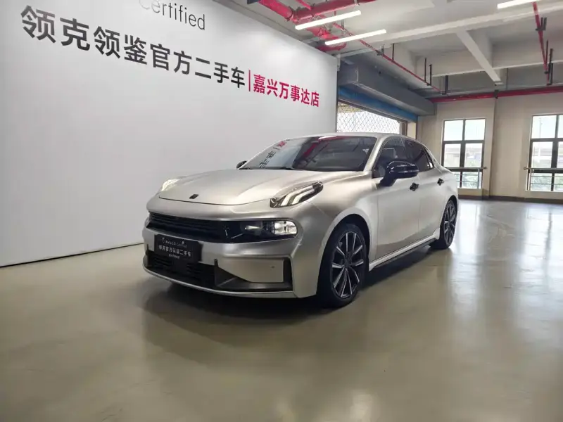 Lynk & Co 03
