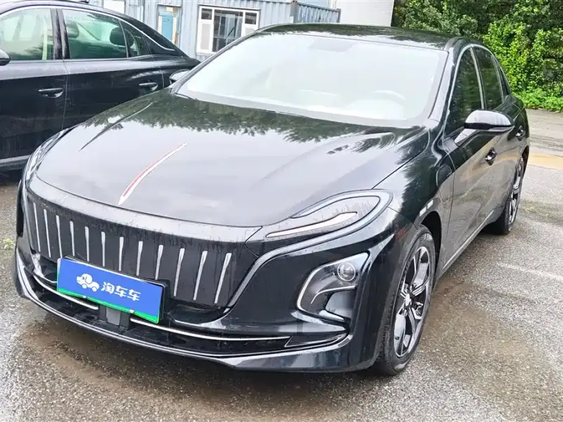 Hongqi E-QM5