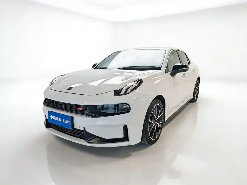 Lynk & Co 03