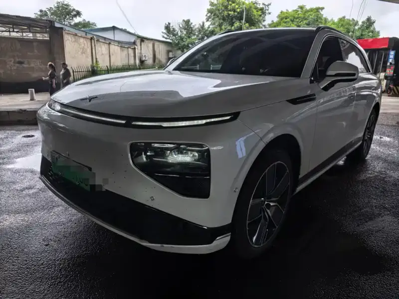 XPeng G9