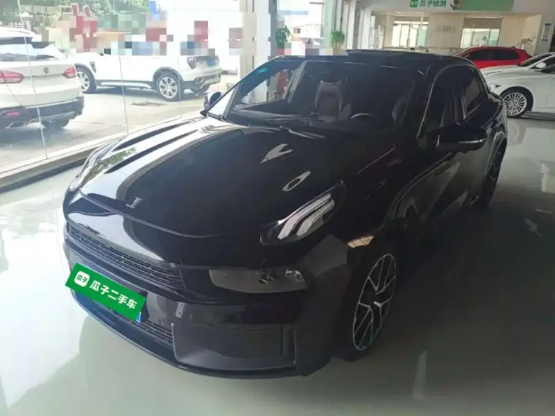 Lynk & Co 03