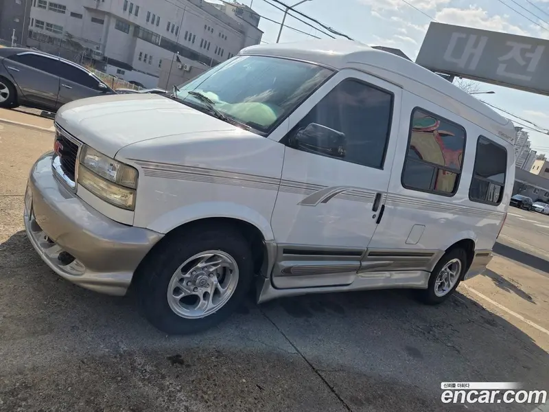 GMC Safari