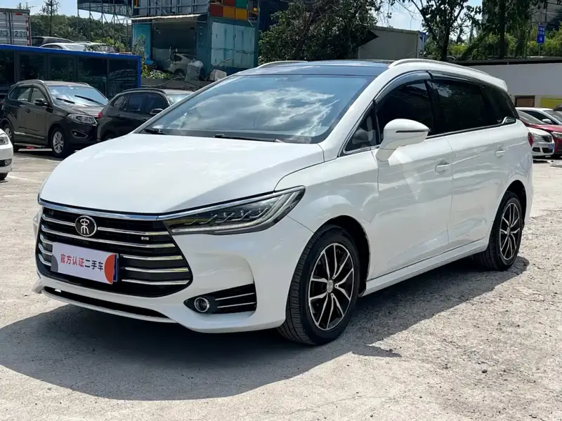 BYD MAX