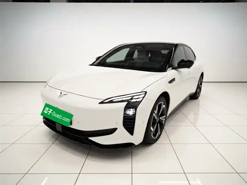 Hongqi EH7