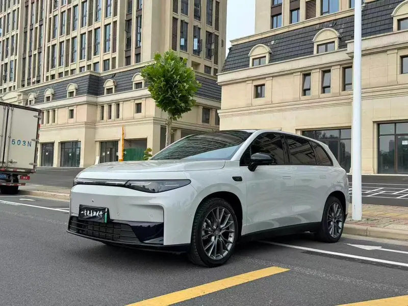 Leapmotor C10