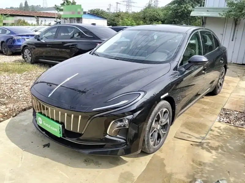 Hongqi E-QM5