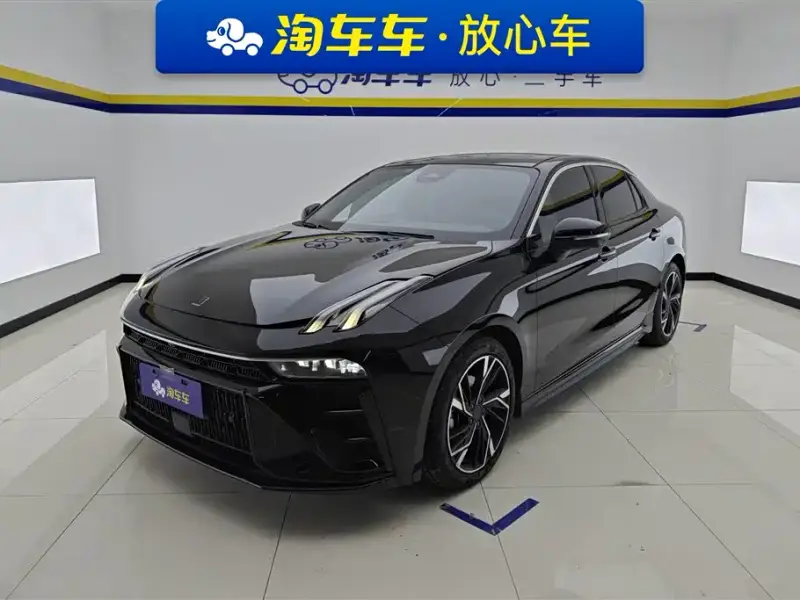 Lynk & Co 03