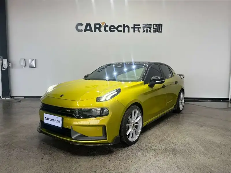 Lynk & Co 03
