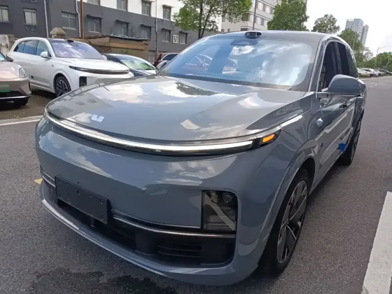 Li Auto L8