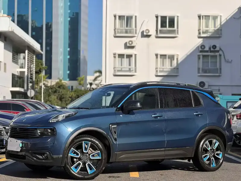 Lynk & Co 01