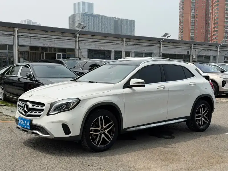 Mercedes-Benz GLA