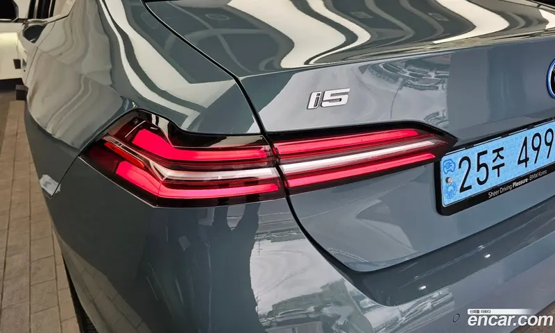 BMW i5
