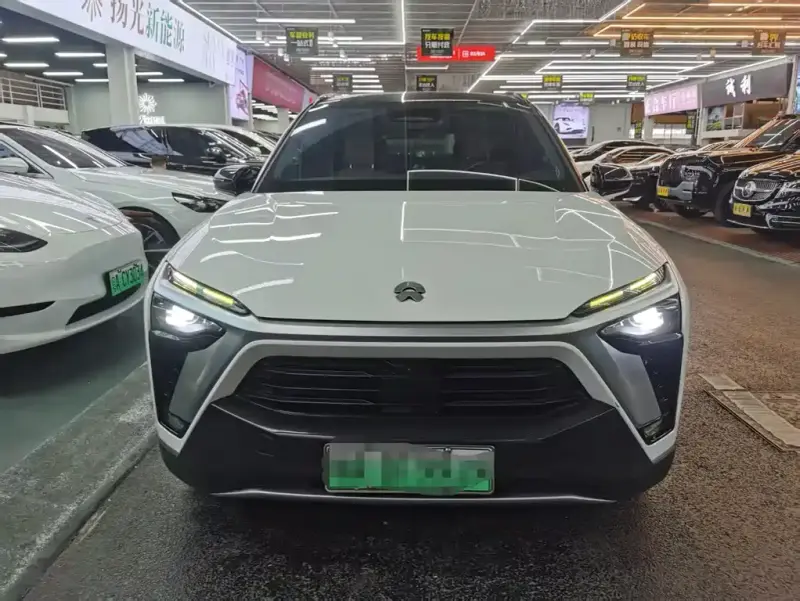 NIO ES8