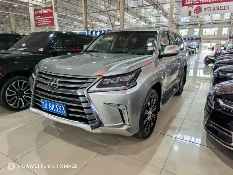 Lexus LX
