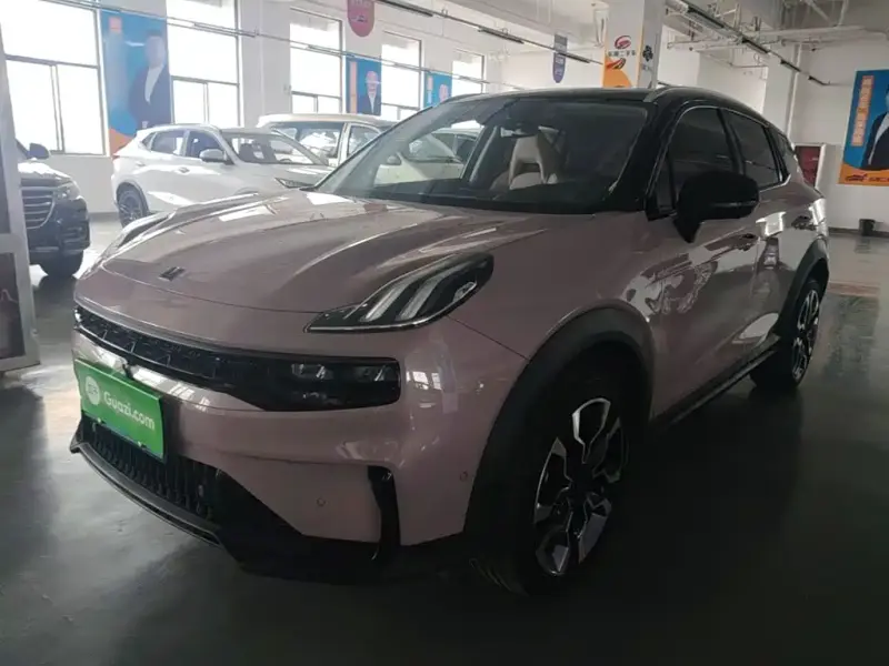 Lynk & Co 06