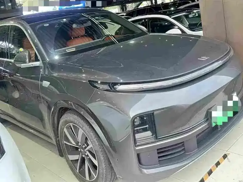 Li Auto L8