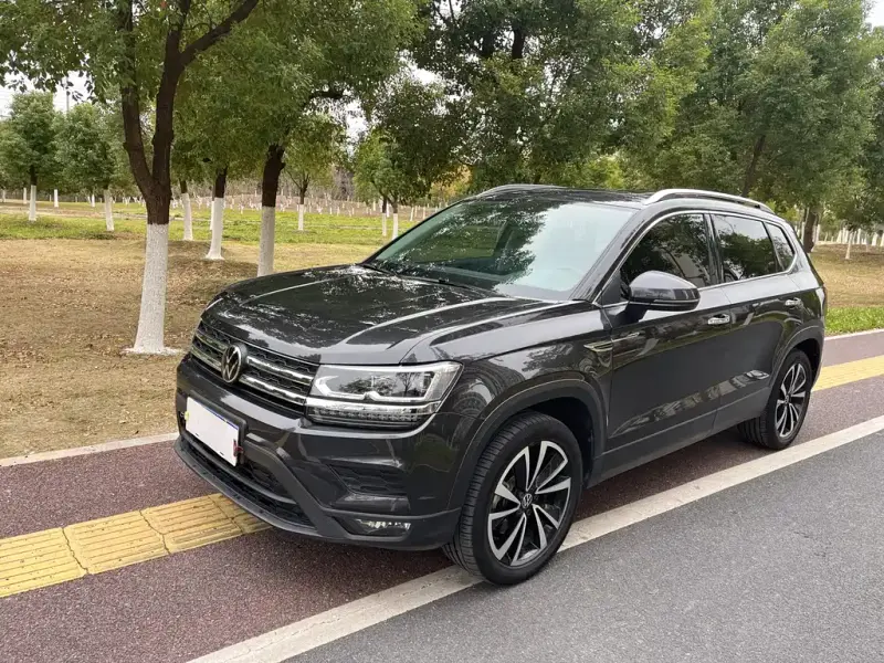Volkswagen Tharu