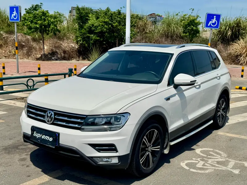 Volkswagen Tiguan L