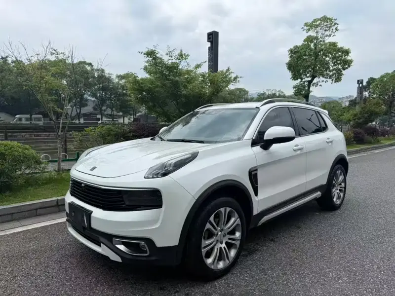 Lynk & Co 01