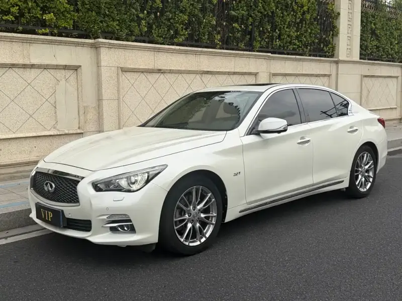 Infiniti Q50L